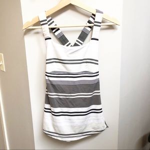 Lululemon track and train tank 4